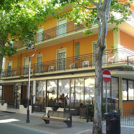 Albergo Santo Stefano Bellaria-Igea Marina Buitenkant foto