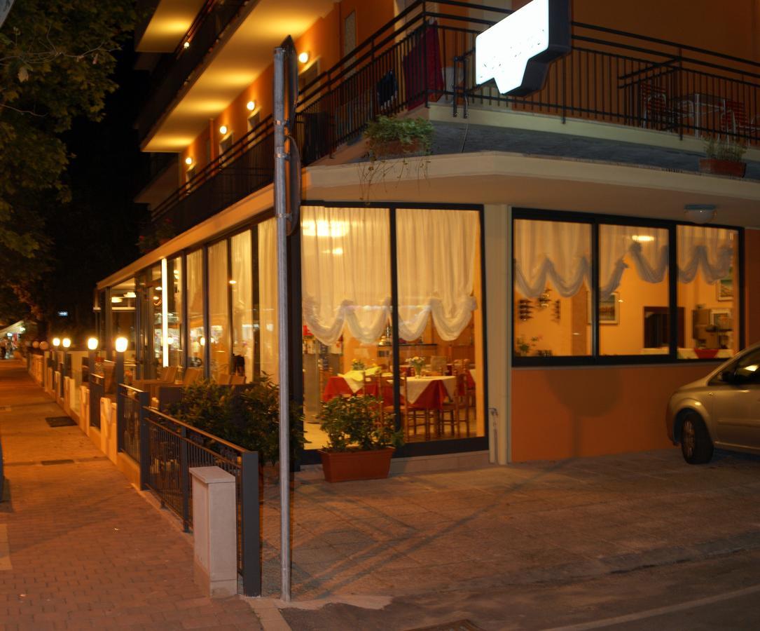 Albergo Santo Stefano Bellaria-Igea Marina Buitenkant foto
